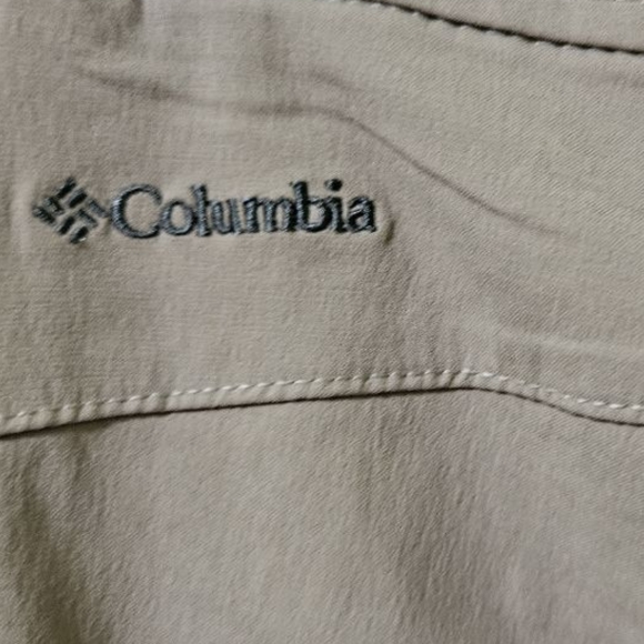 Columbia Omni-Shield Women Shorts - Size S (28" Waist) - Tusk or Khaki - Picture 4 of 4